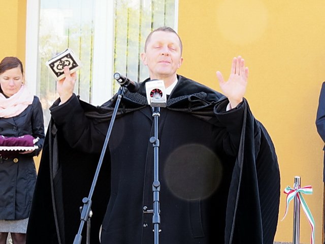 Átadták a felújított felnőtt háziorvosi rendelőt 36